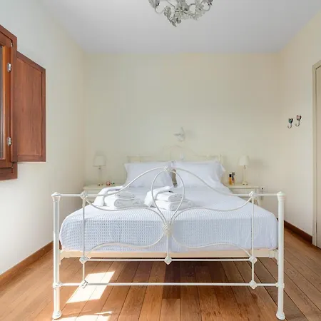 Country house Sun Glyfada